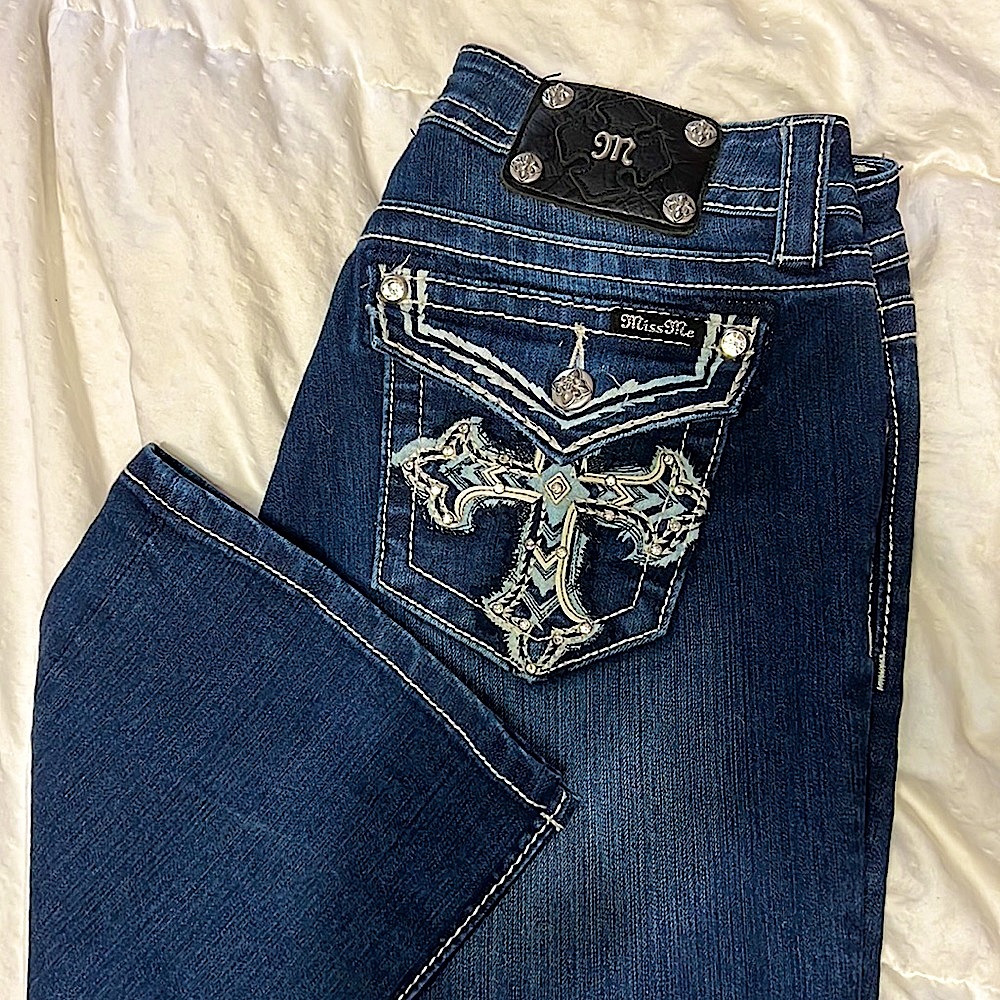 NWOT Miss Me Signature Boot Leather Embellished Cross Flap Pocket 29 x 34 Long